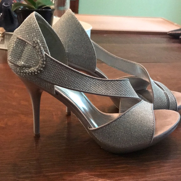 Silver platform sandals - Picture 1 of 3